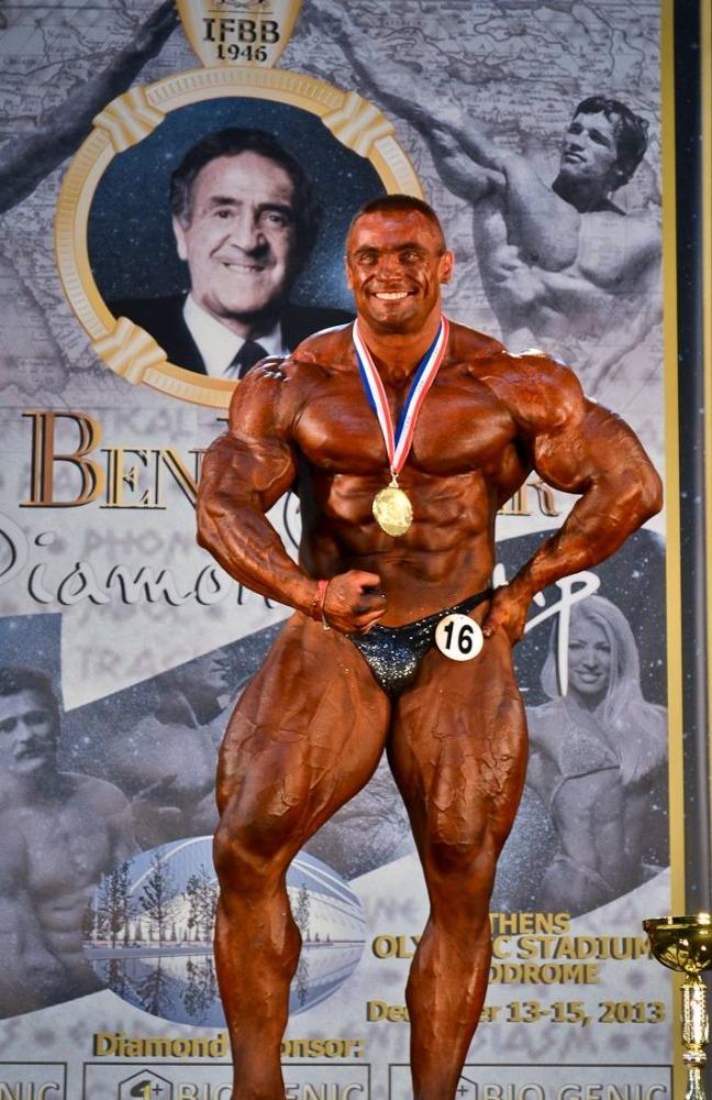 Absolutní vítězství na Ben Weider Diamond Cup v Athénách — získání profi karty IFBB